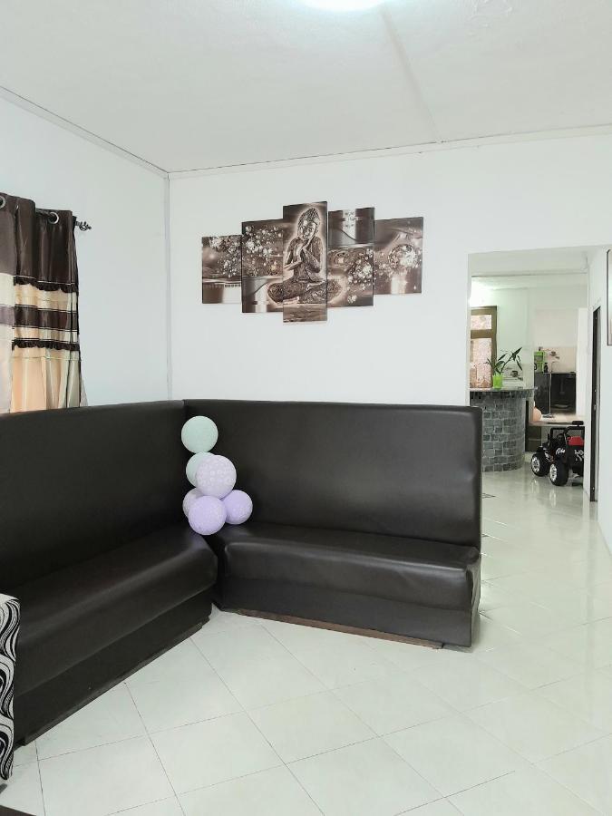 Beautiful Affordable House - 5 Minutes From The Airport And 12 Minutes To Blue Bay Beach Mon Tresor Exterior photo