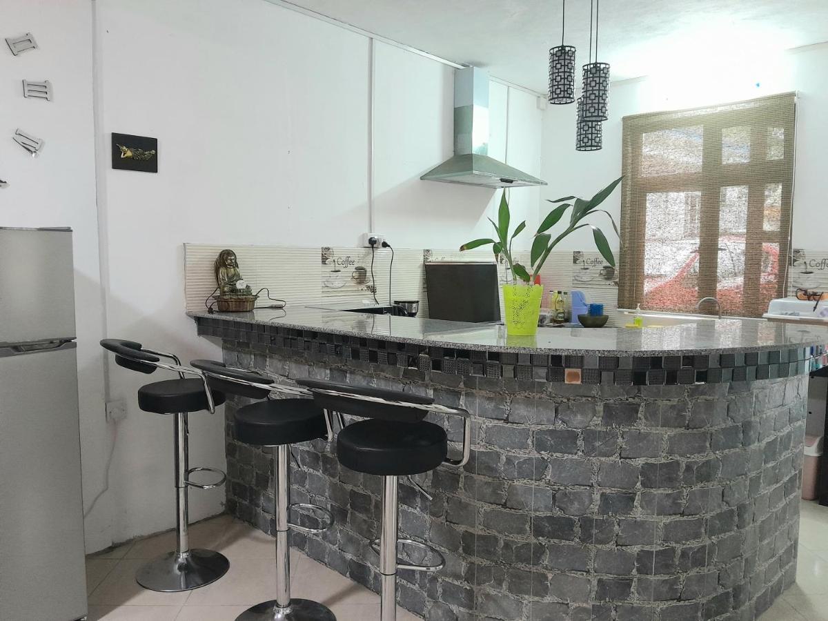 Beautiful Affordable House - 5 Minutes From The Airport And 12 Minutes To Blue Bay Beach Mon Tresor Exterior photo